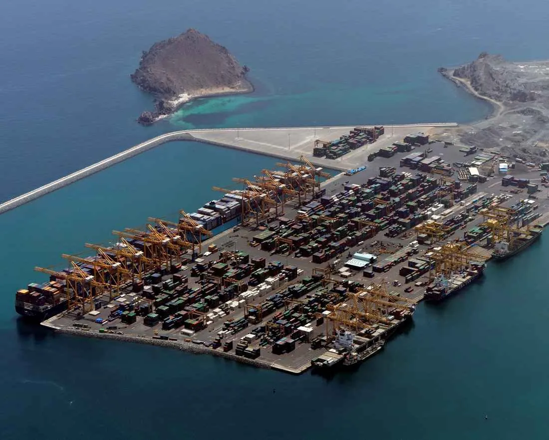 UAE東海岸の港湾施設